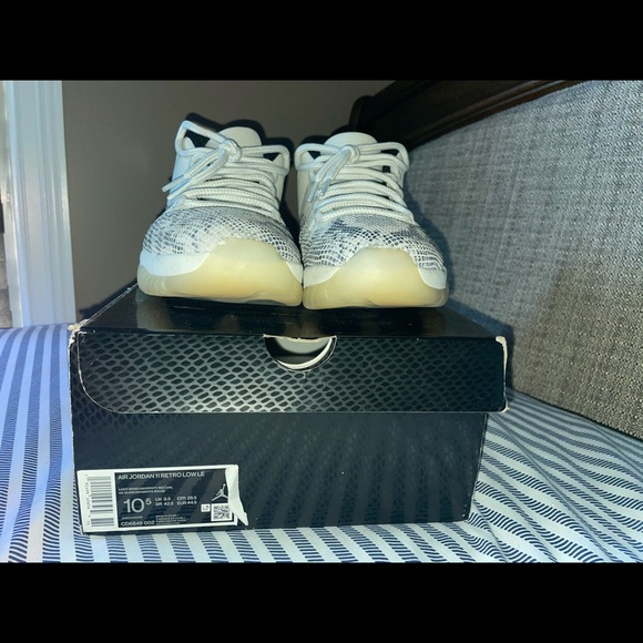 jordan 11 low snake light bone - Picture 2 of 6